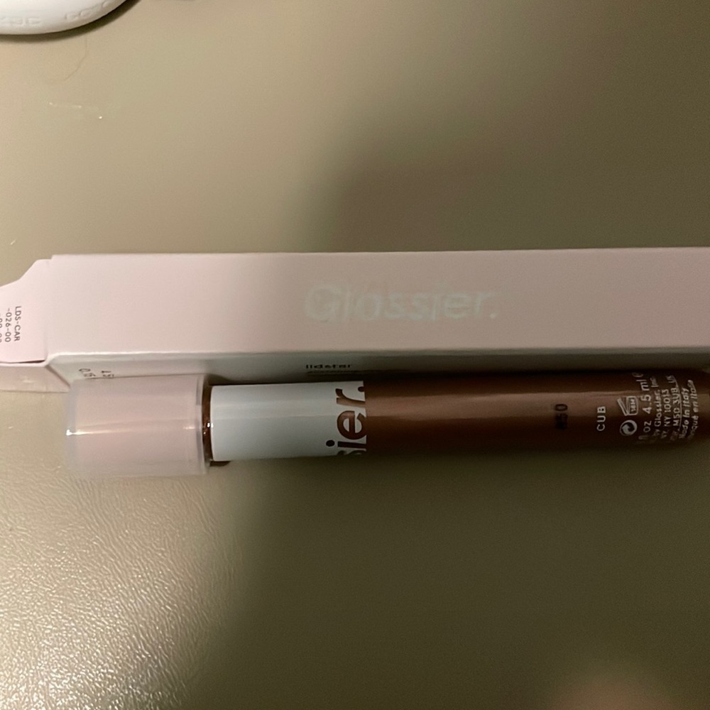 Glossier eye shadow